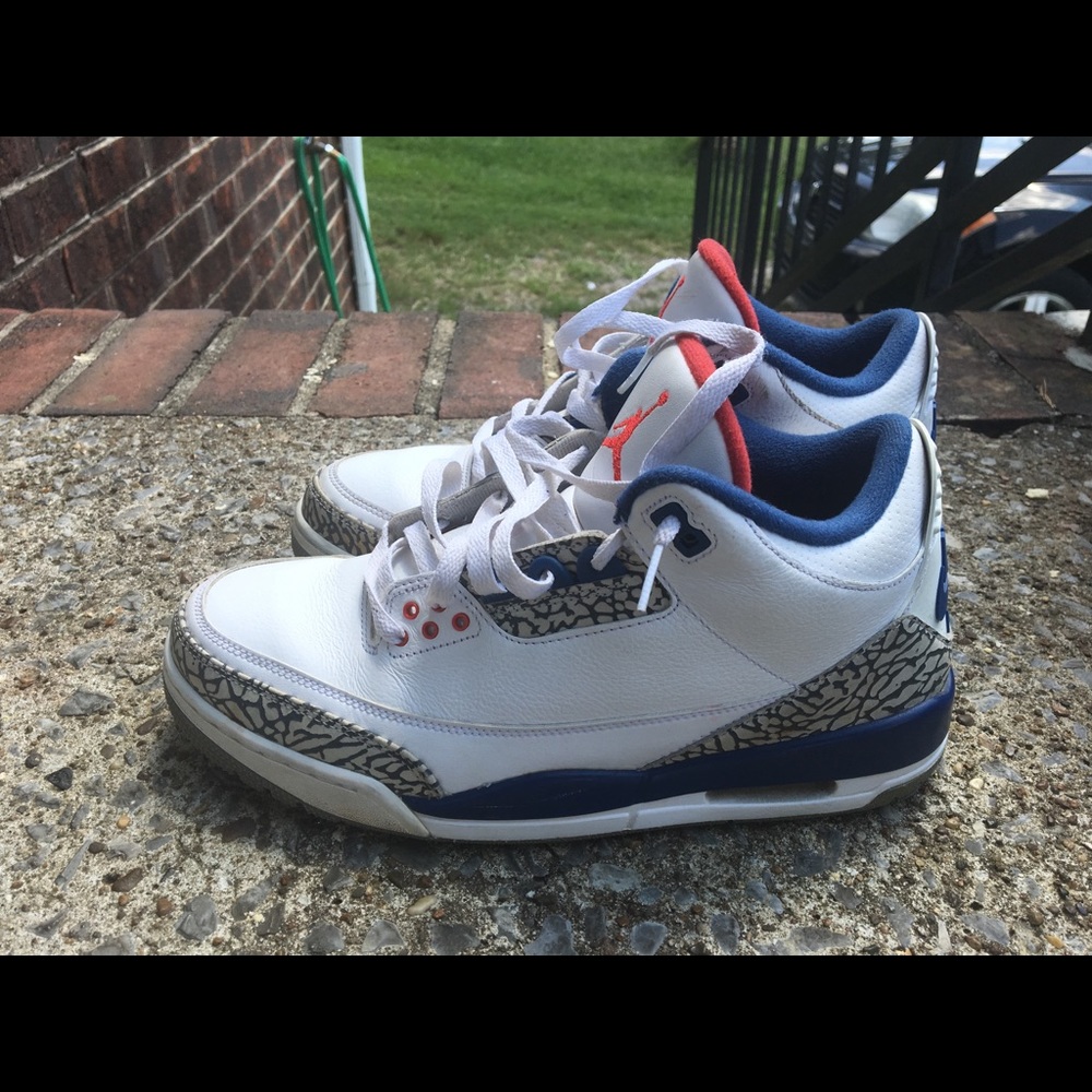 Men’s size 10’s Basketball Shoes 2 pair